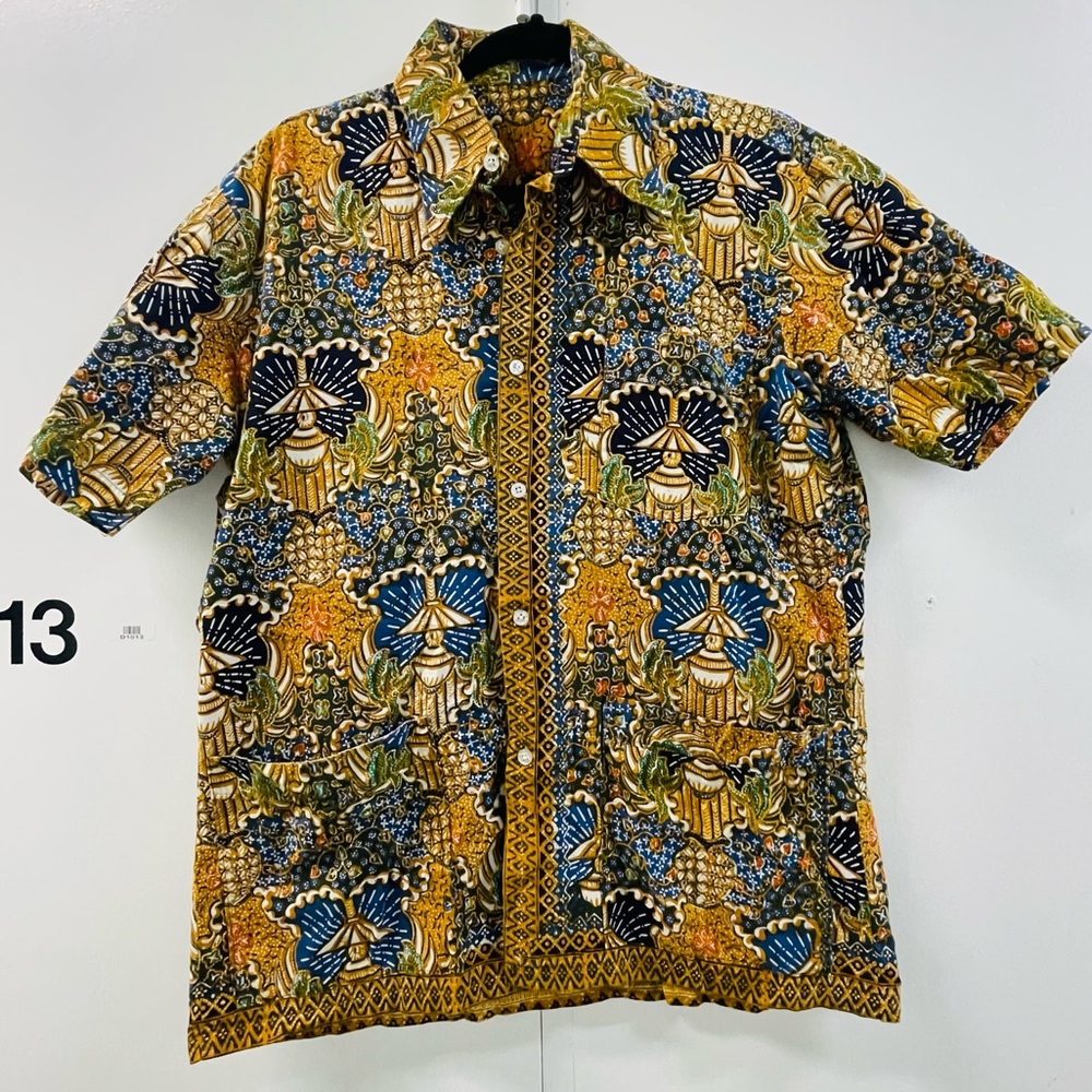 vintage 70s colorful psychedelic print shirt